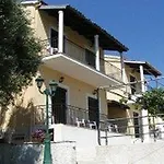 Dimitrakis Apartment