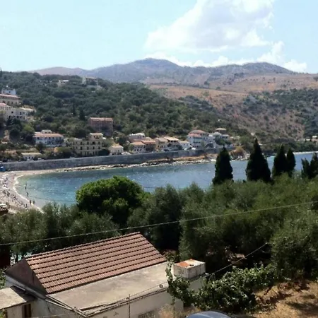 شقة Dimitrakis